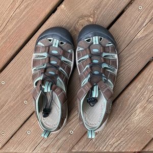 KEEN Newport H2 Outdoor Sandals in Brown, Womens Size 9, style 1003481
